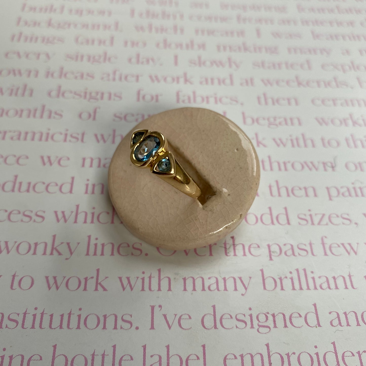 18 carat gold modern trilogy spinel ring