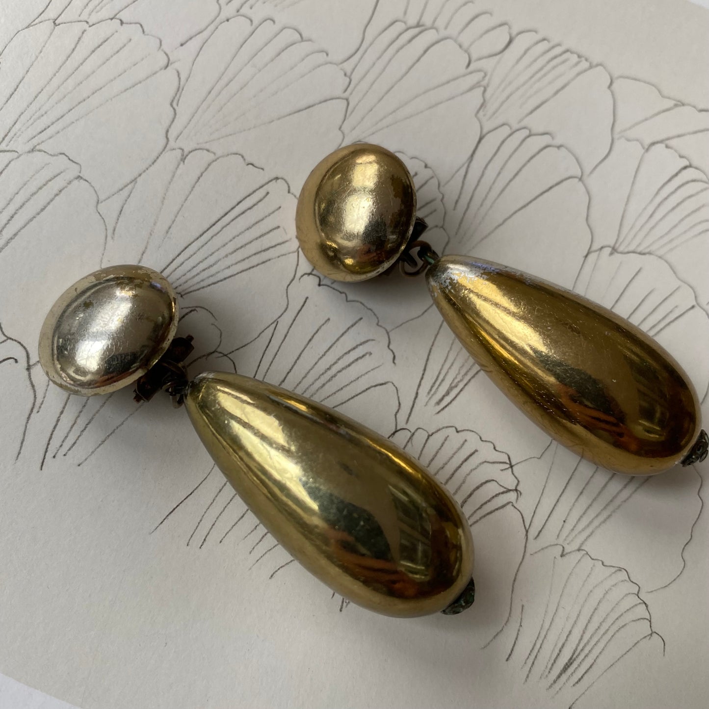 Vintage gold tone dangling tear clip on earrings