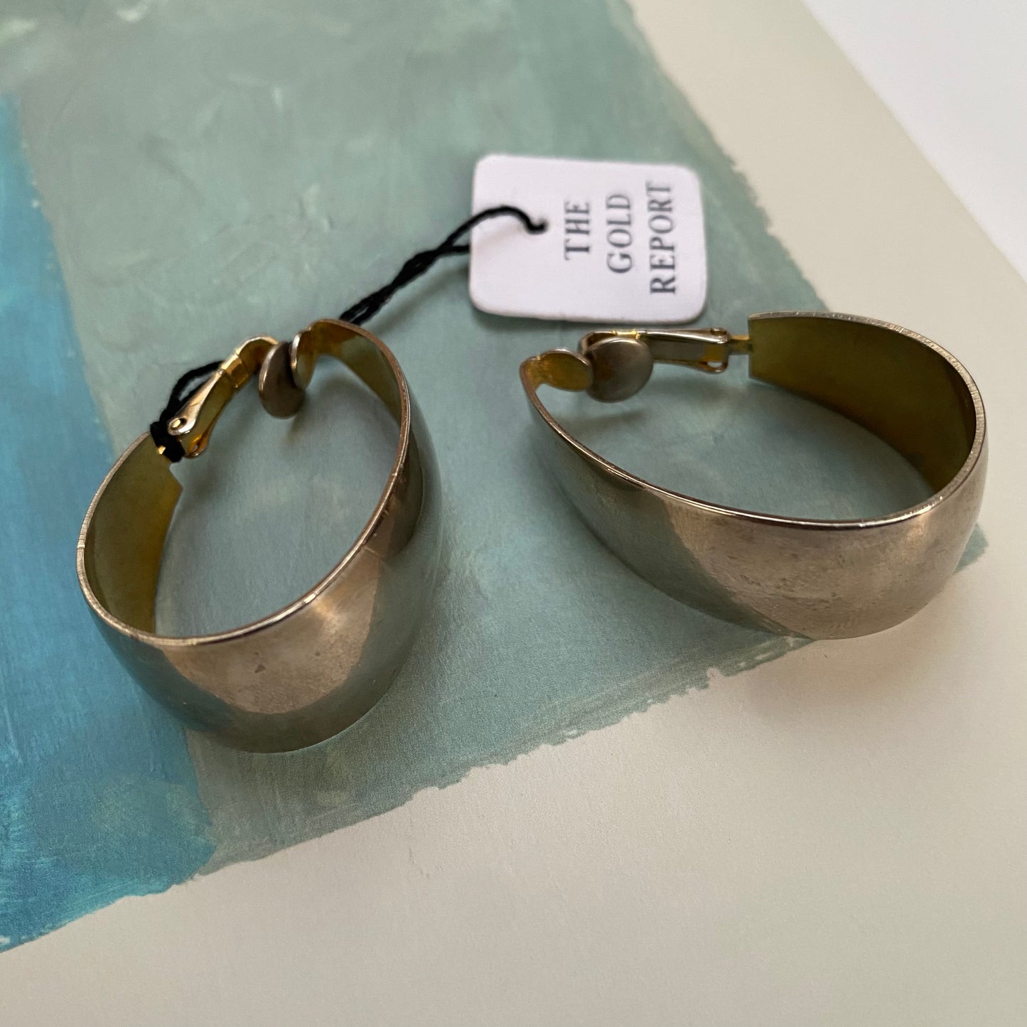 Vintage metal silver tone tear shaped clip-on earrings