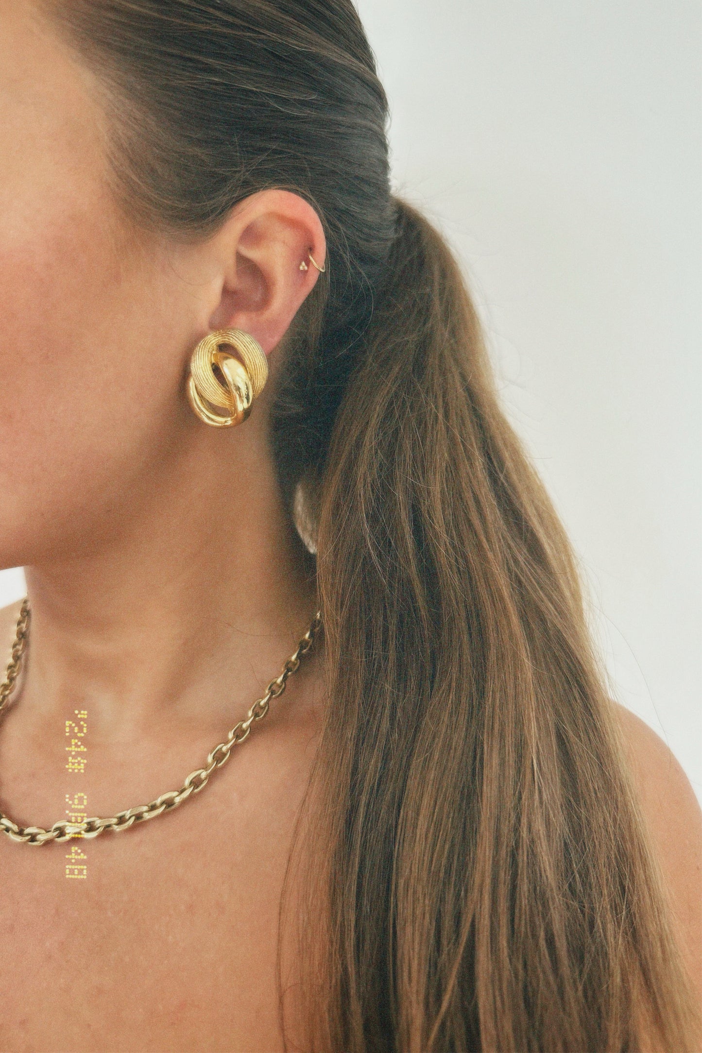 Vintage gold tone duo chain clip on earrings