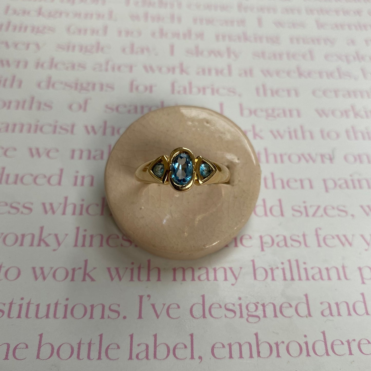 18 carat gold modern trilogy spinel ring
