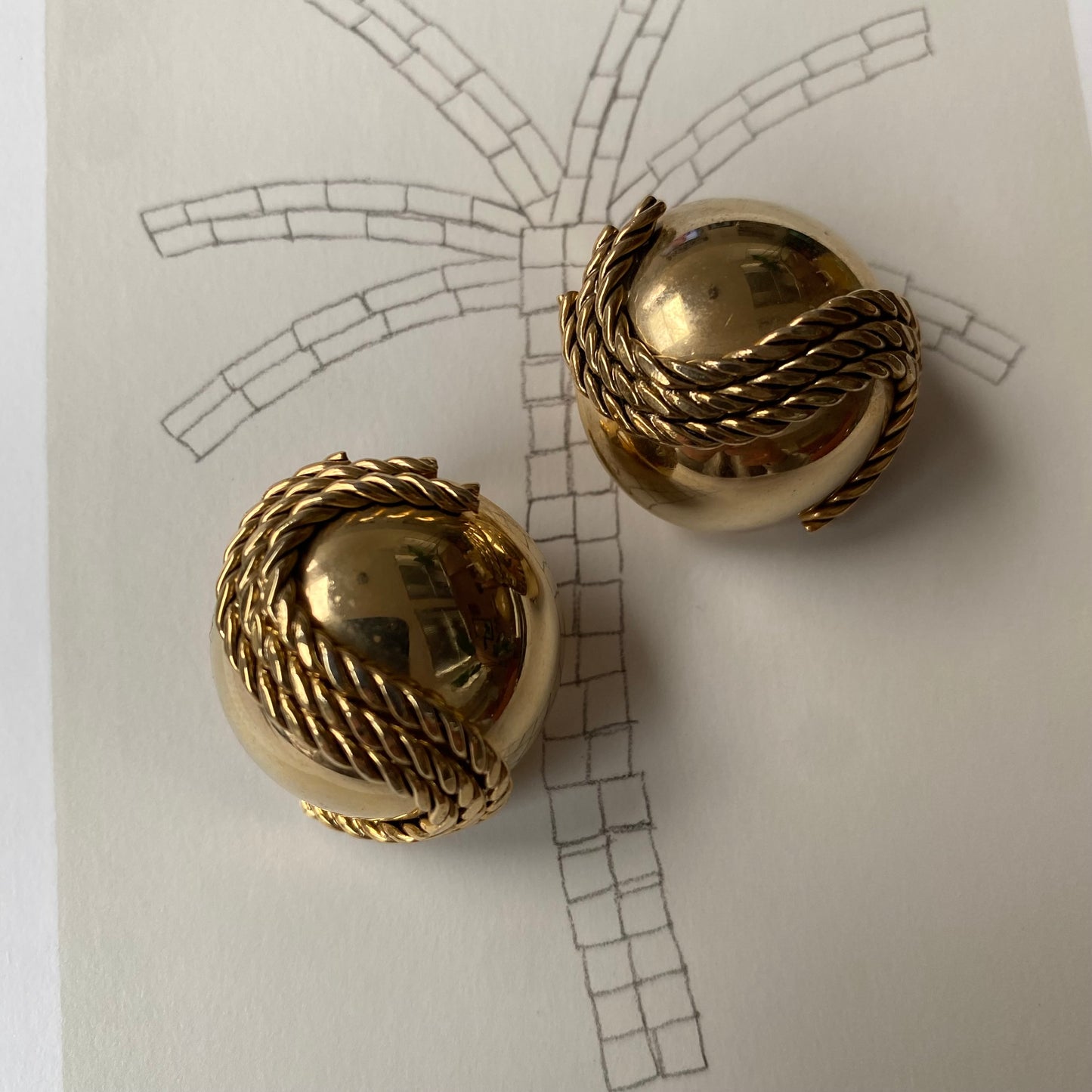 Vintage gold clip on earring with rope detail