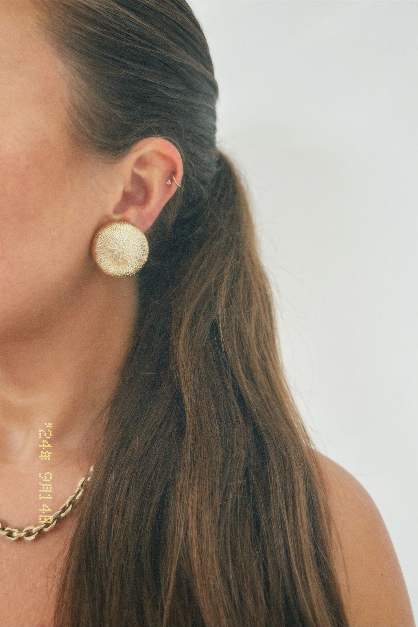 Vintage gold tone ribbled dome clip on earrings