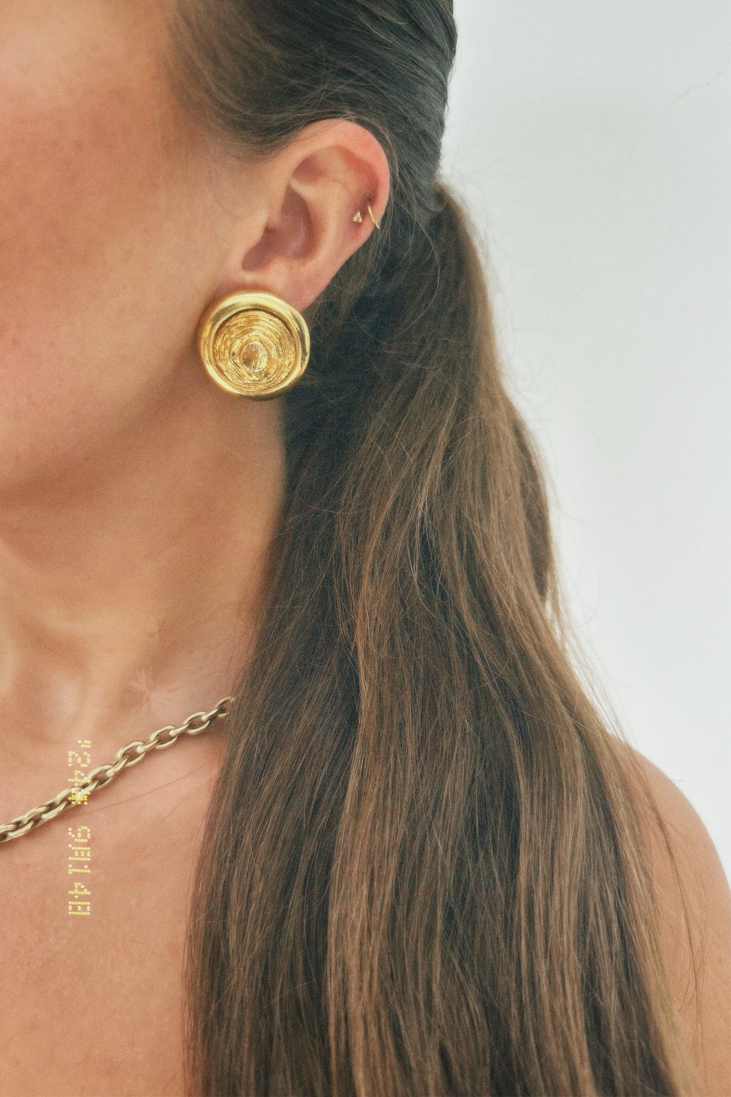 Vintage gold tone modern dome with edge clip on earrings