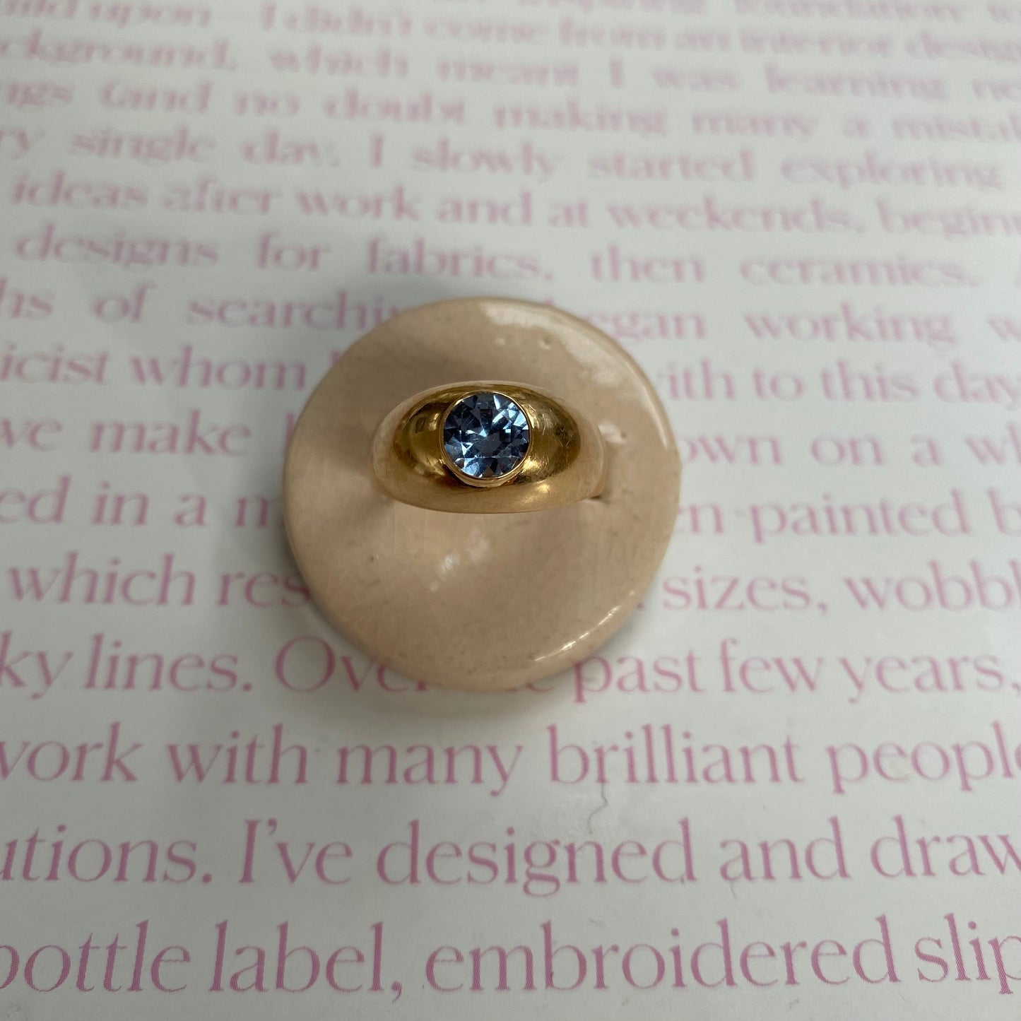 18 carat gold dome ring with apatite