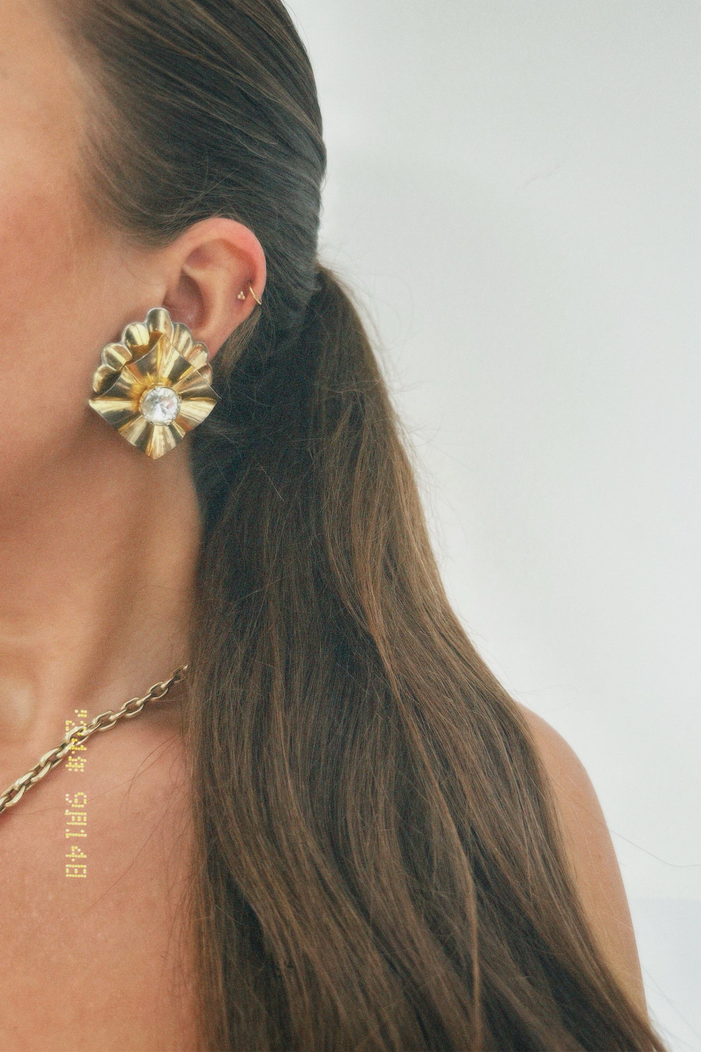 Vintage gold tone art deco with strass clip on earrings