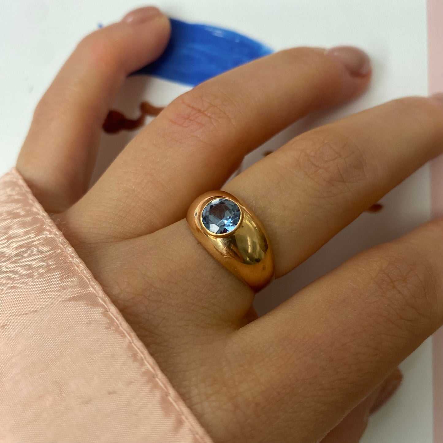 18 carat gold dome ring with apatite
