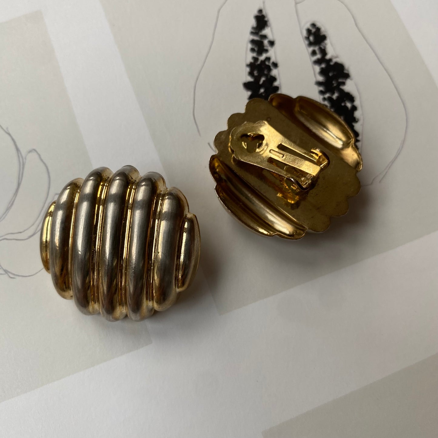 Vintage gold and silver tone round striped patterned clip on earrings