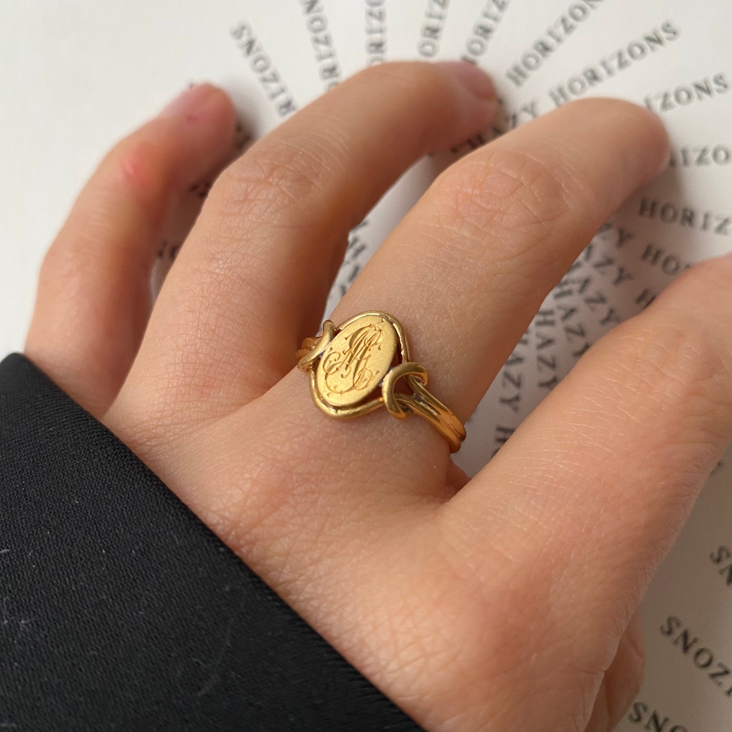 18 carat gold decorative engraved signet ring