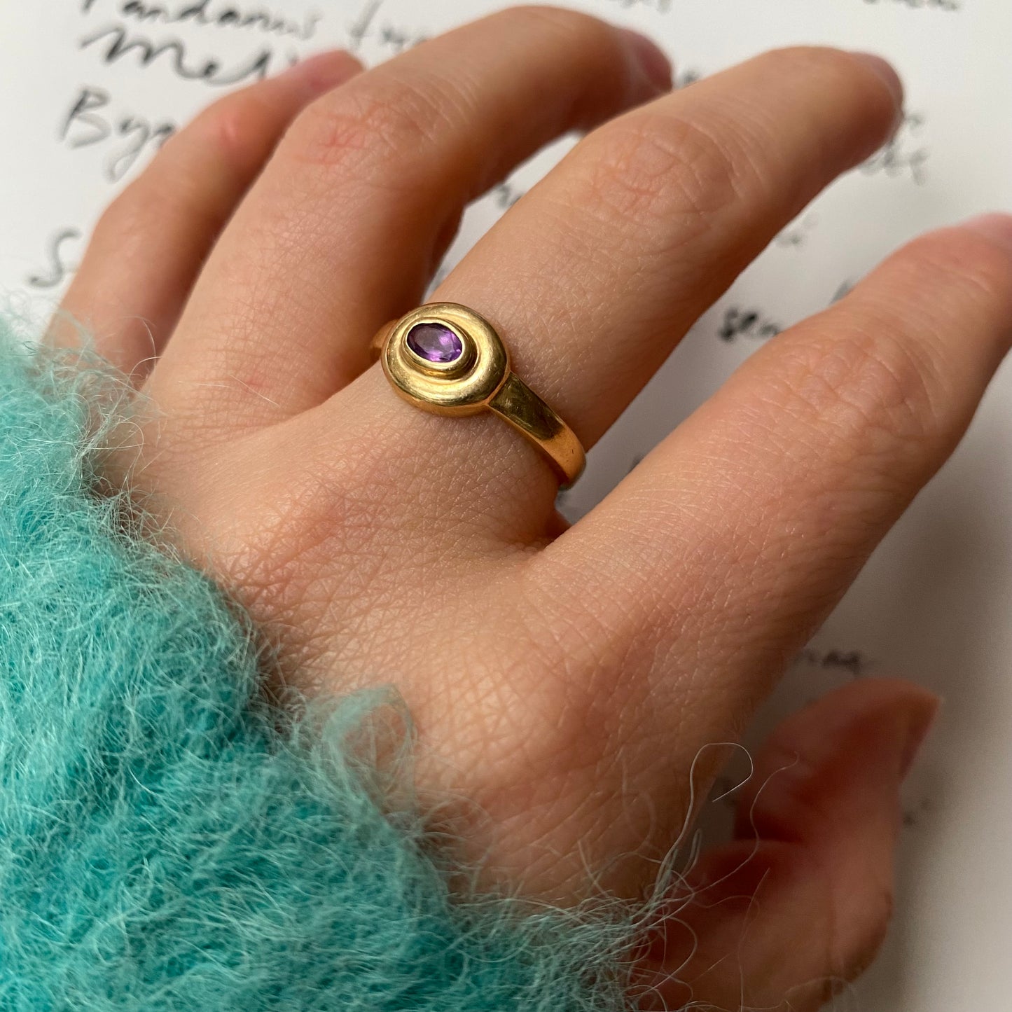 18 carat gold modern oval amethyst ring