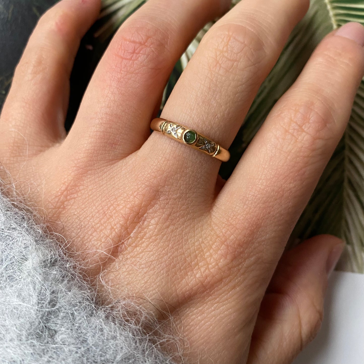 18 carat gold gypsy ring with emerald and diamond