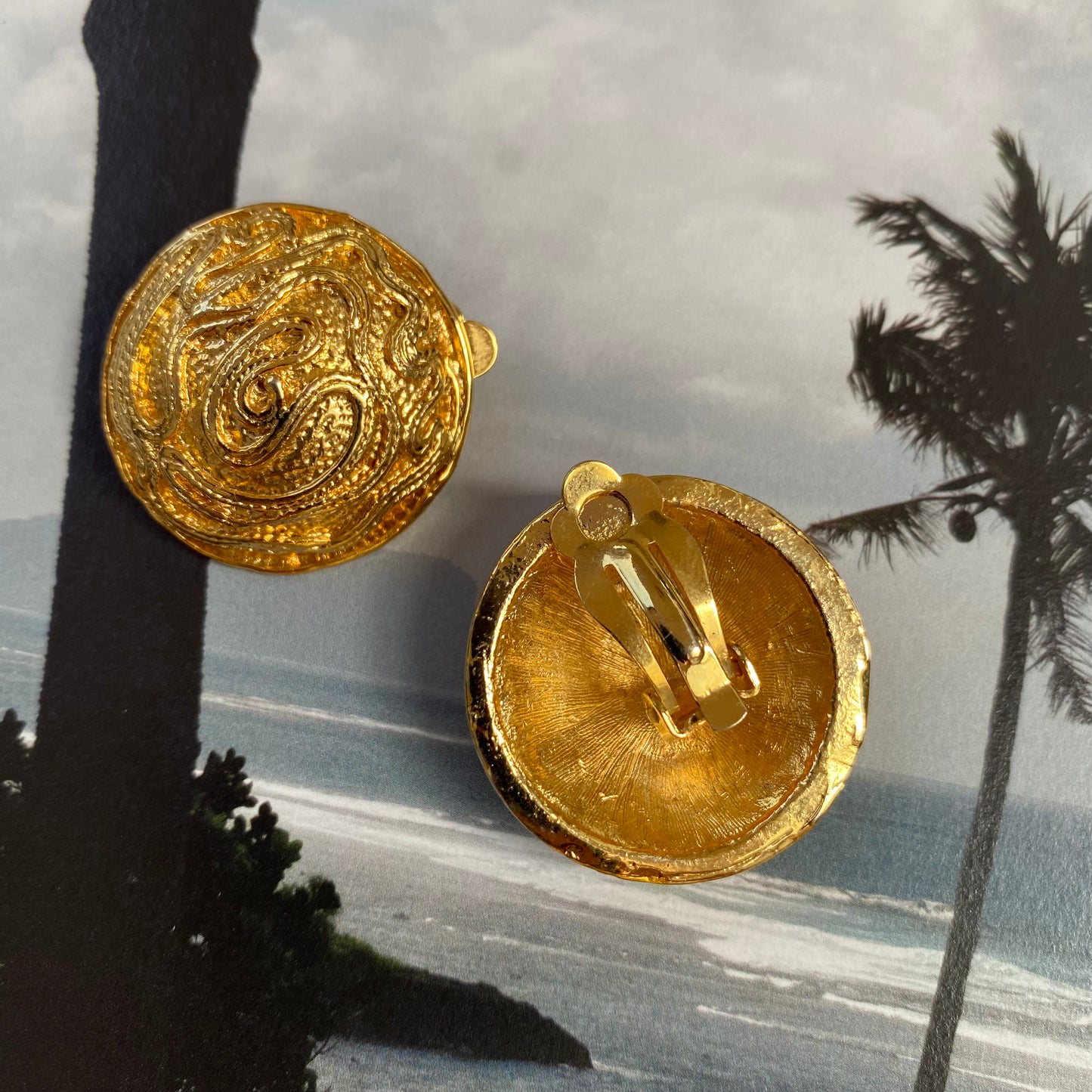 Vintage gold tone round yarn inspired clip on earrings