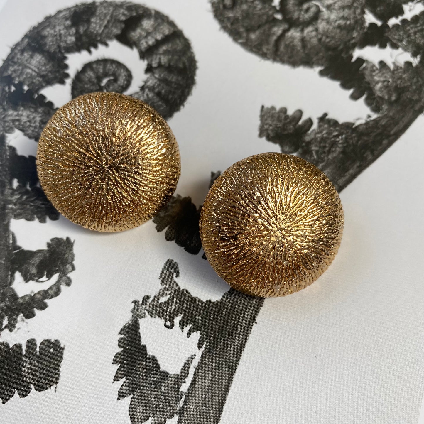 Vintage gold tone ribbled dome clip on earrings