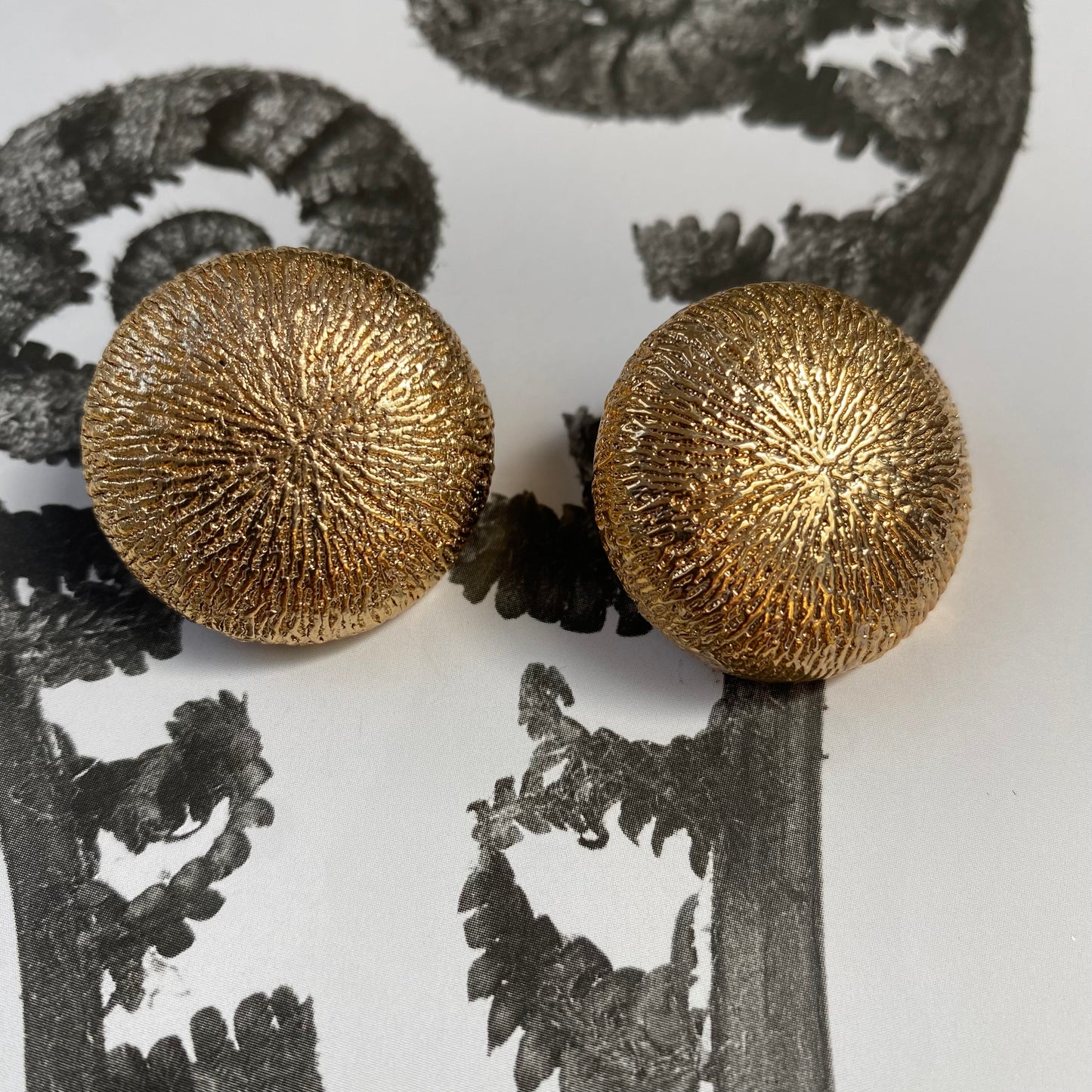 Vintage gold tone ribbled dome clip on earrings