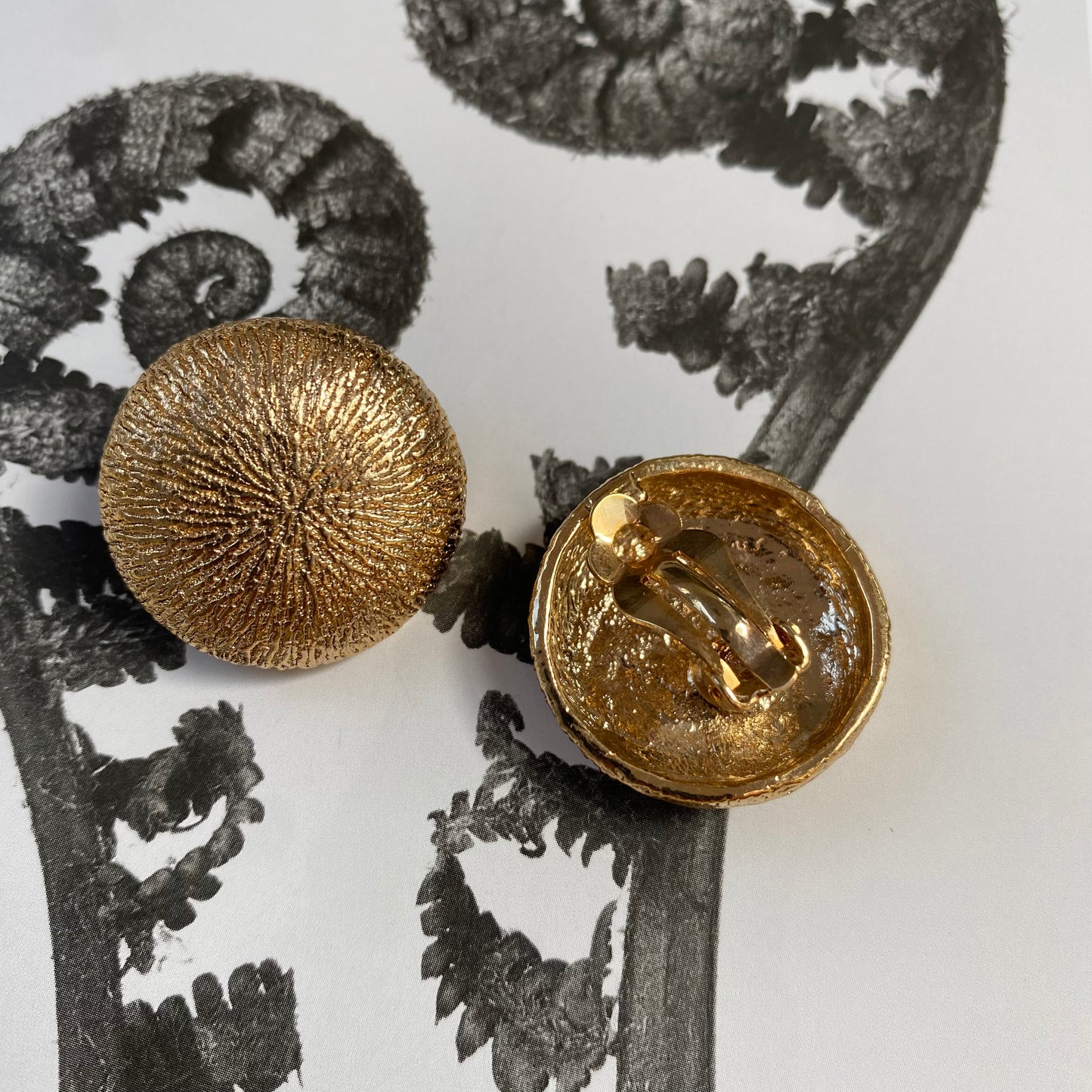 Vintage gold tone ribbled dome clip on earrings