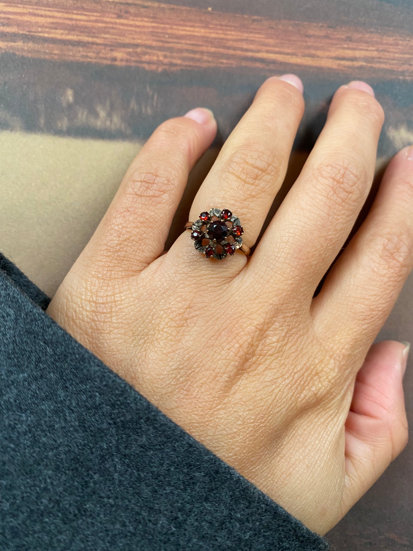 9 carat garnet cluster ring