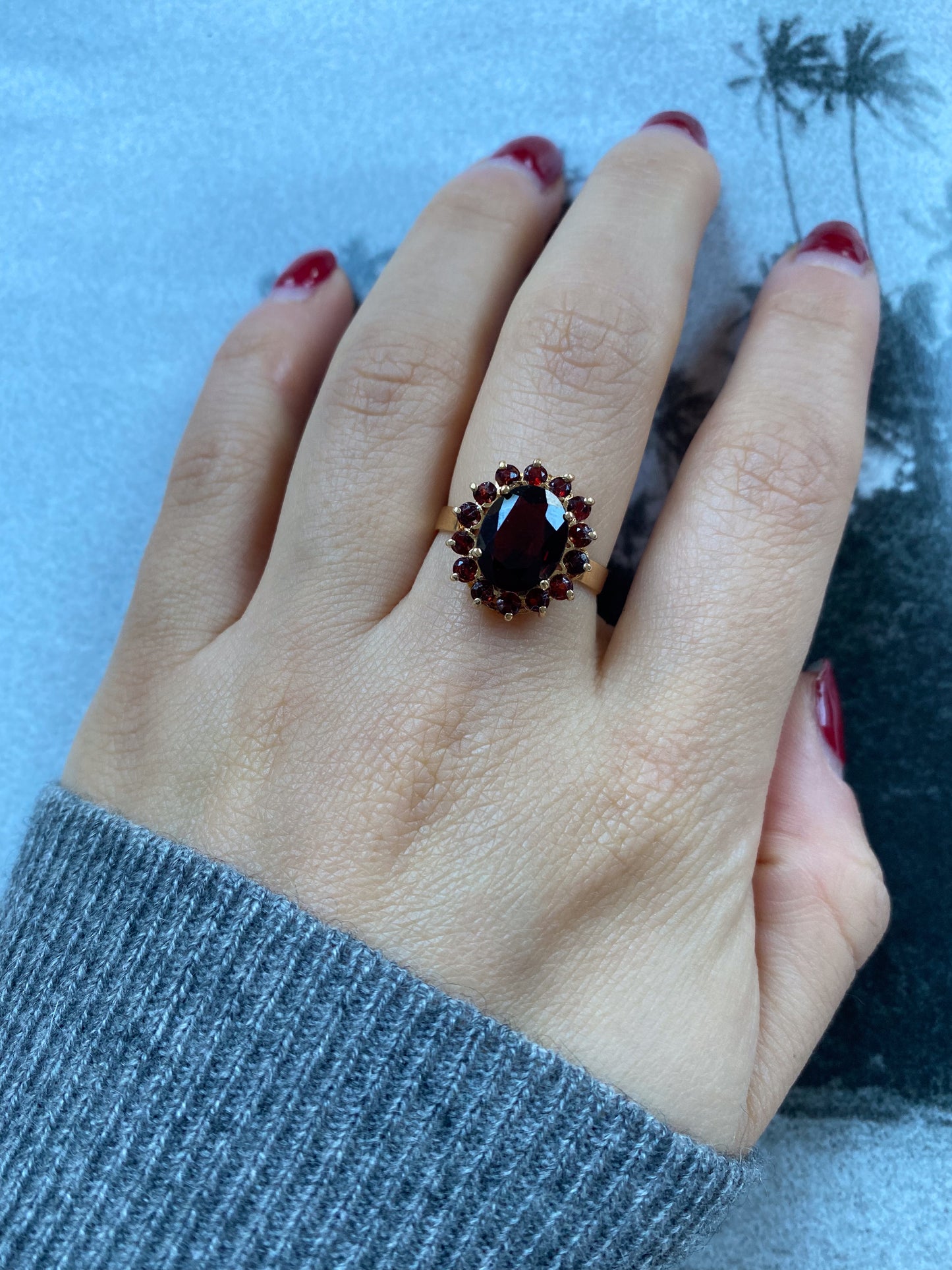 18 carat gold garnet cluster ring