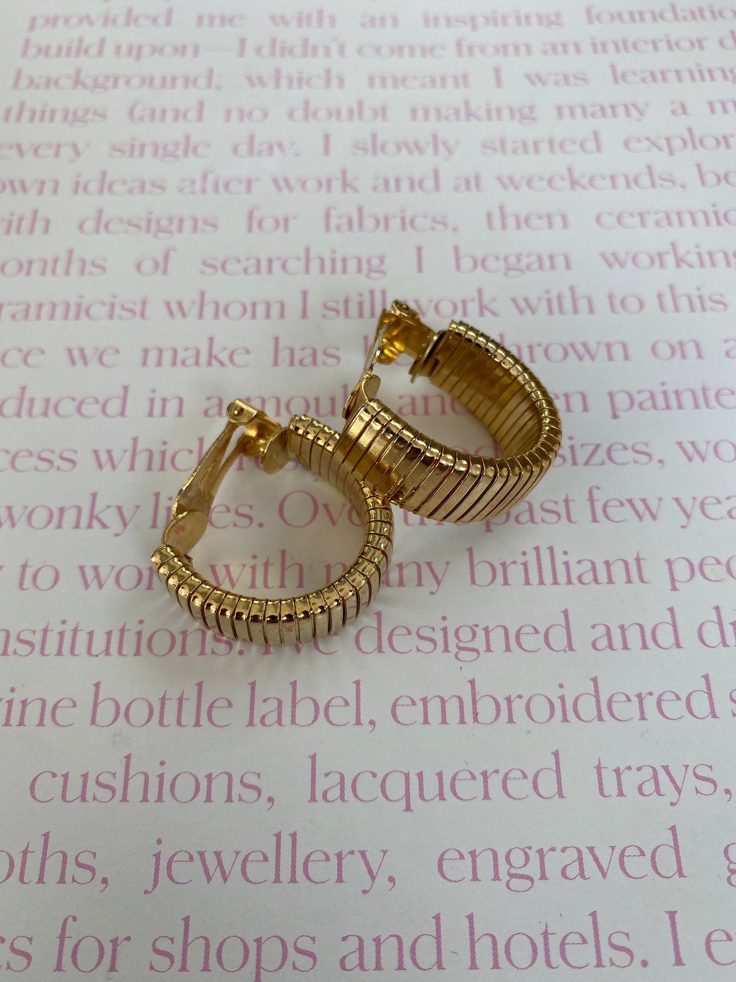 Vintage metal gold tone stripe patterned hoops clip-on earrings