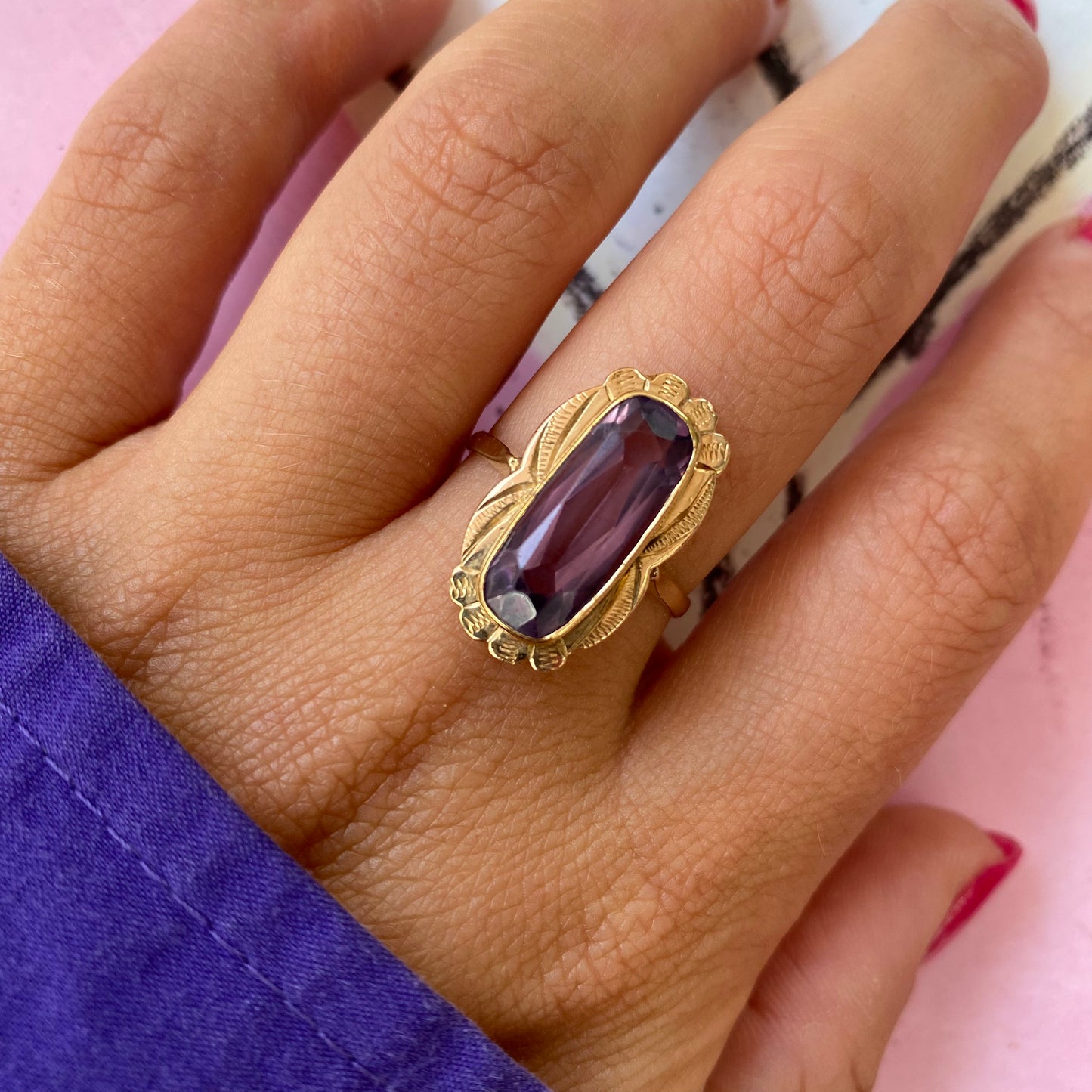 14 carat gold big amethyst ring with engraved edges