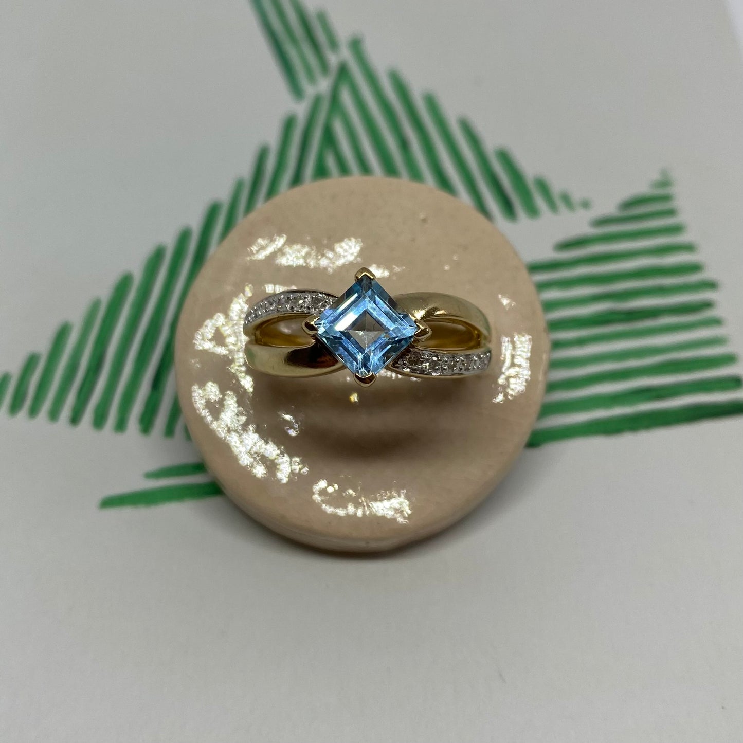 9 carat topaz and cubic zirkonia ring