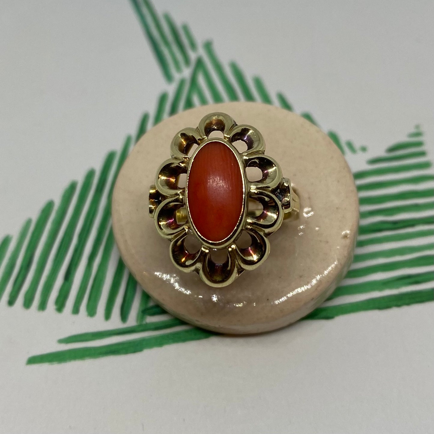 14 carat gold big decorative coral ring