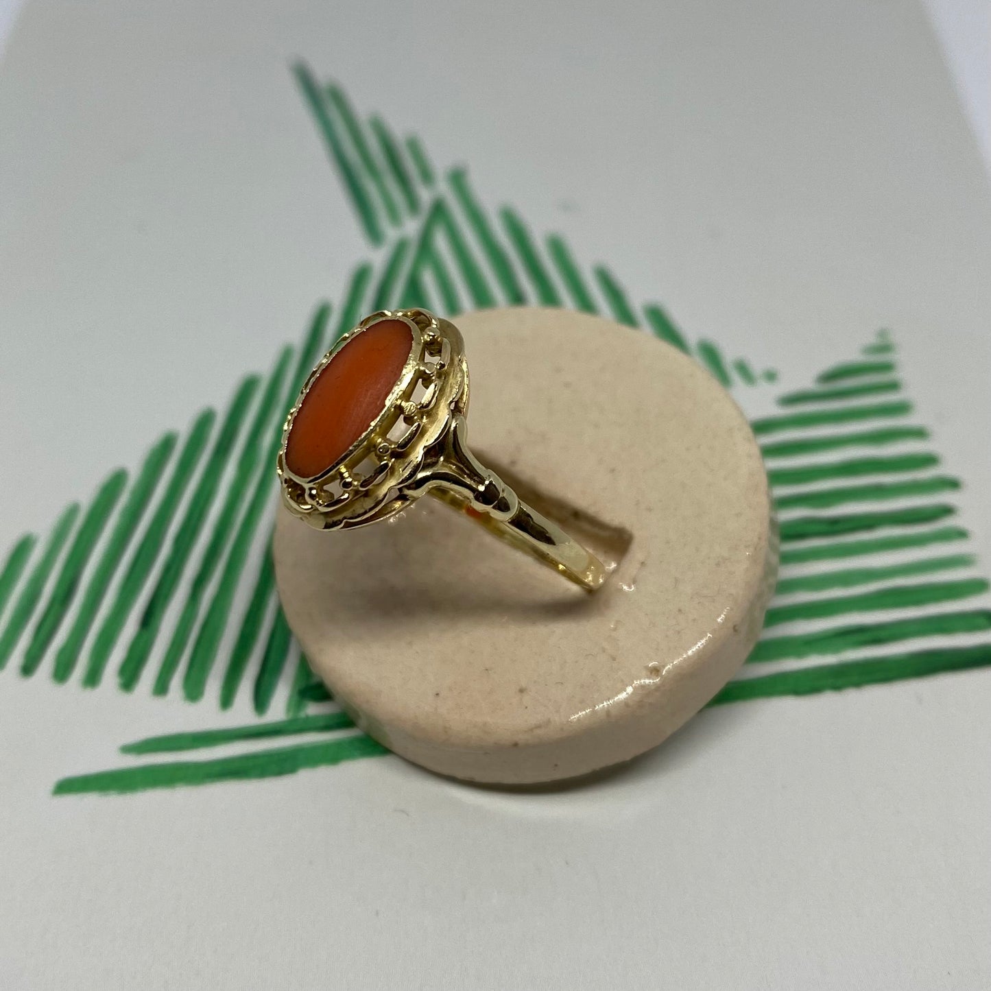 14 carat gold oval coral ring