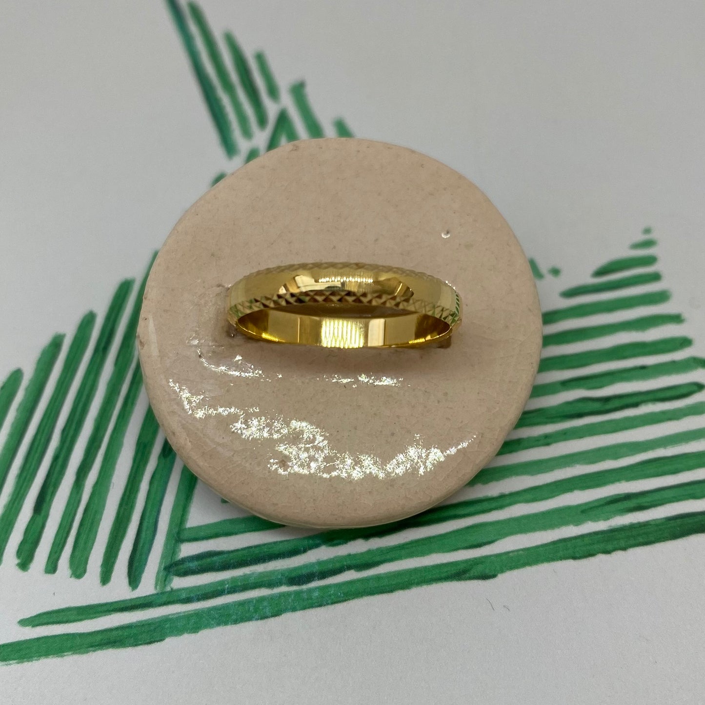 18 carat gold band ring with disco sides
