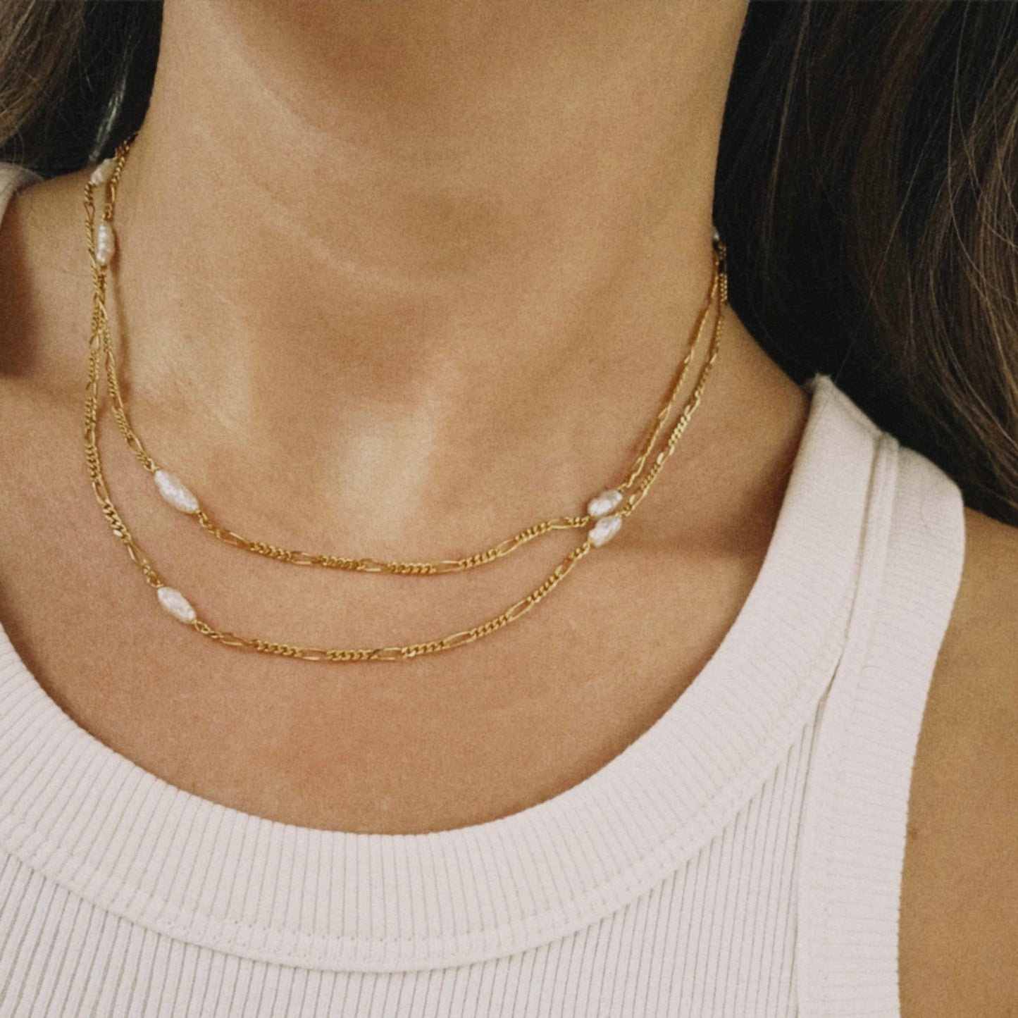 18 carat gold figaro chain necklace with pearls