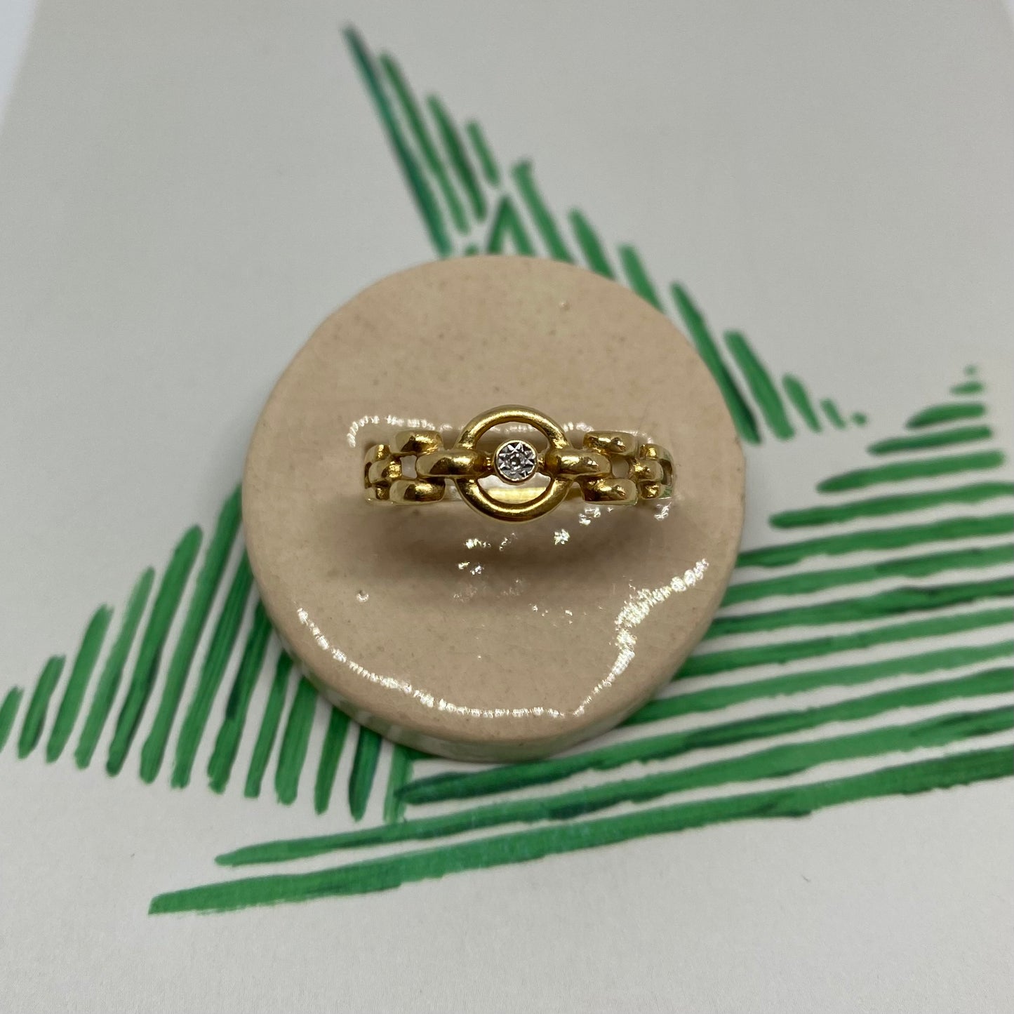 18 carat gold diamond chain ring