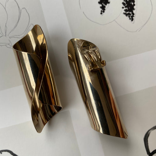 Vintage gold tone modern twist tube clip on earrings