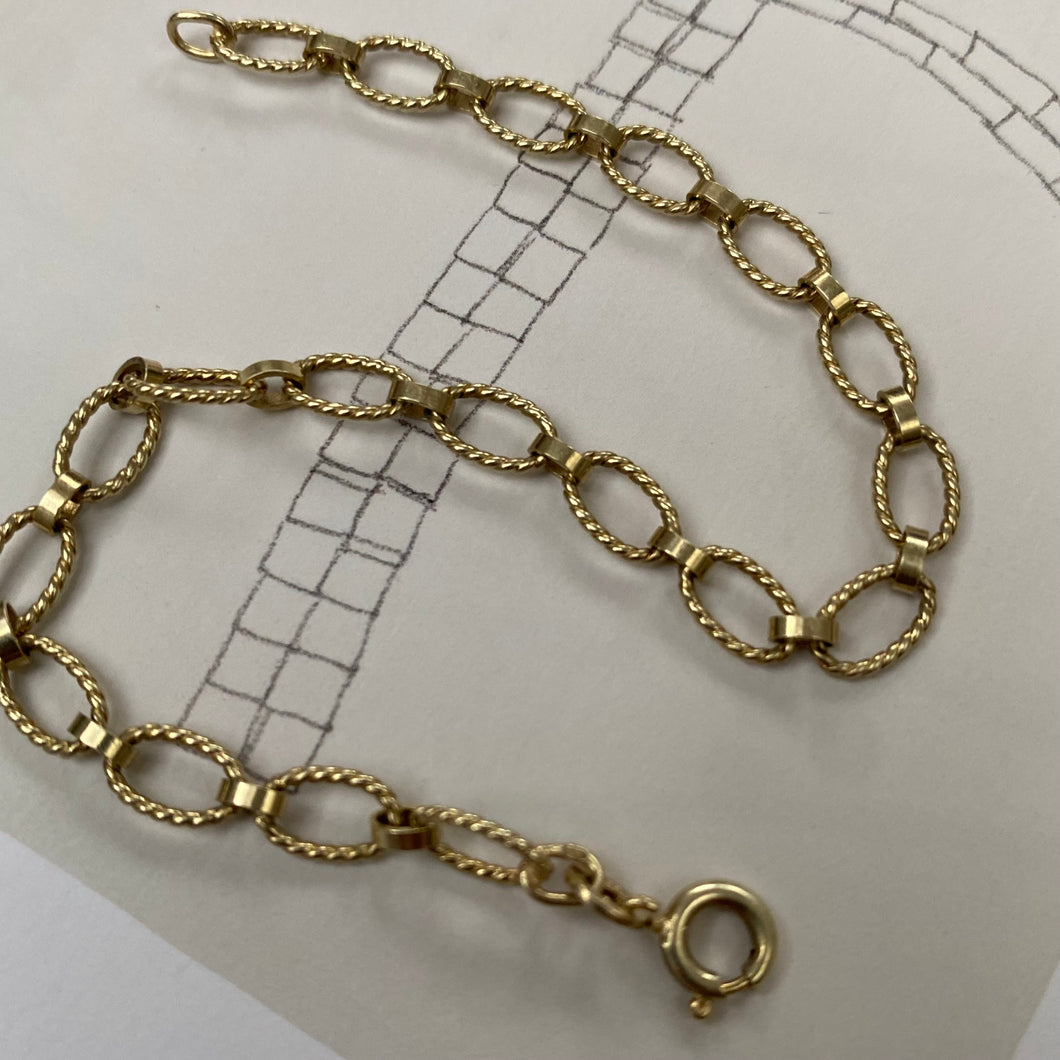 *NEW* 14 carat gold decorative link bracelet