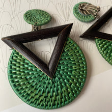 Load image into Gallery viewer, Vintage dangling black and green raffia clip on earrings
