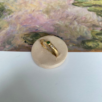 18 carat gold gypsy ring with emerald and diamond