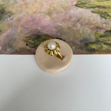 Load image into Gallery viewer, 18 carat gold decorative art deco pearl ring
