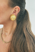 Load image into Gallery viewer, Vintage gold tone round yarn inspired clip on earrings
