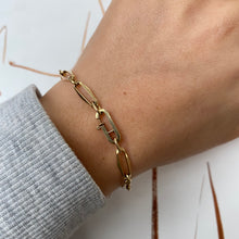 Load image into Gallery viewer, NEW 14 carat gold delicate paperclip and circle chain bracelet
