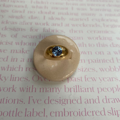 18 carat gold dome ring with apatite