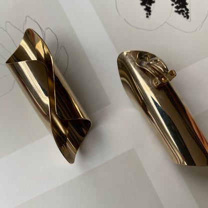 Vintage gold tone modern twist tube clip on earrings