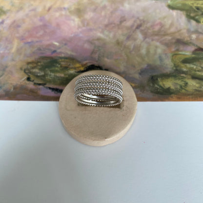 18 carat white gold decorative triple band ring