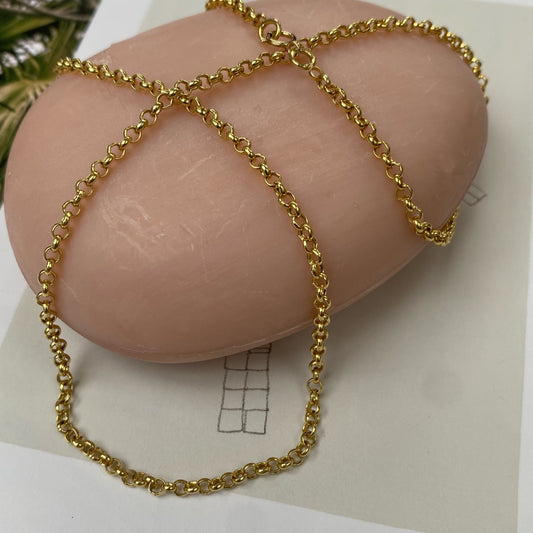 18 carat gold mesh of links necklace