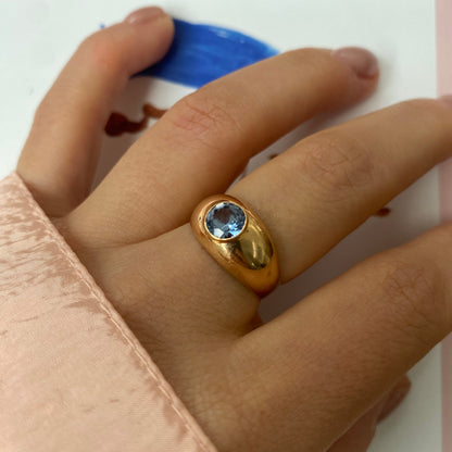 18 carat gold dome ring with apatite