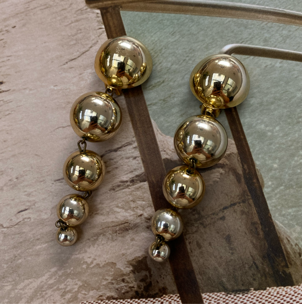 Vintage dangling dome clip earrings