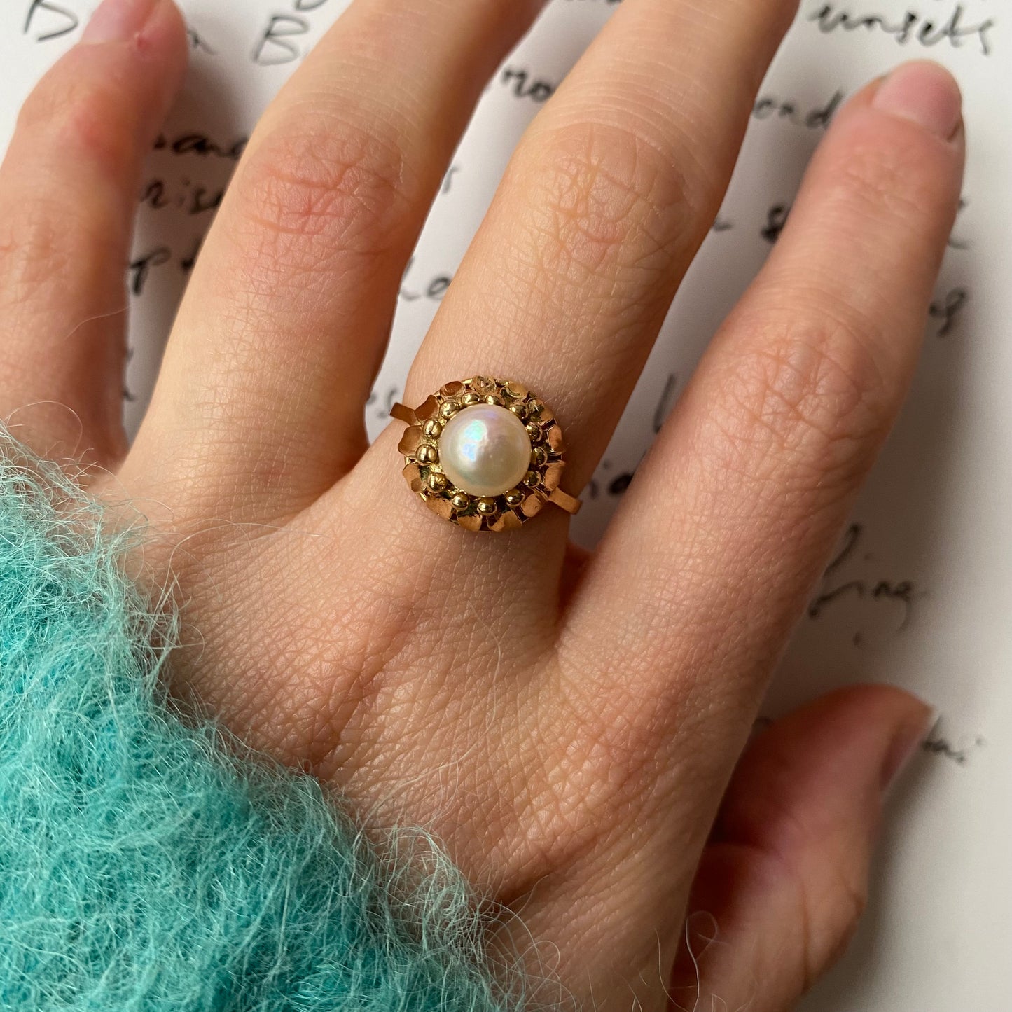 18 carat gold decorative art deco pearl ring