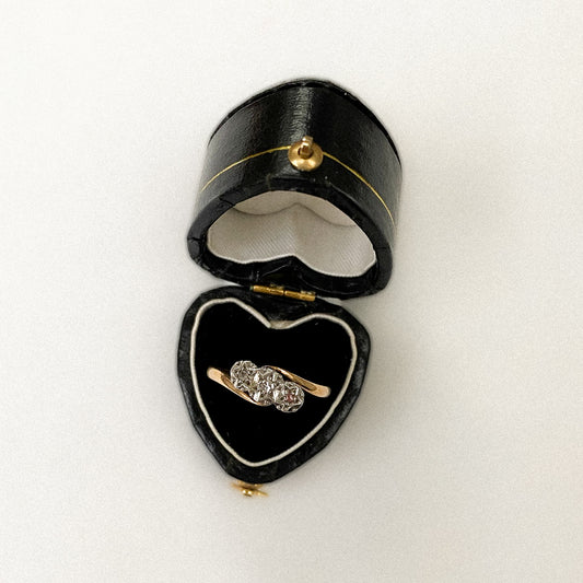 9 carat 3 stone diamond ring