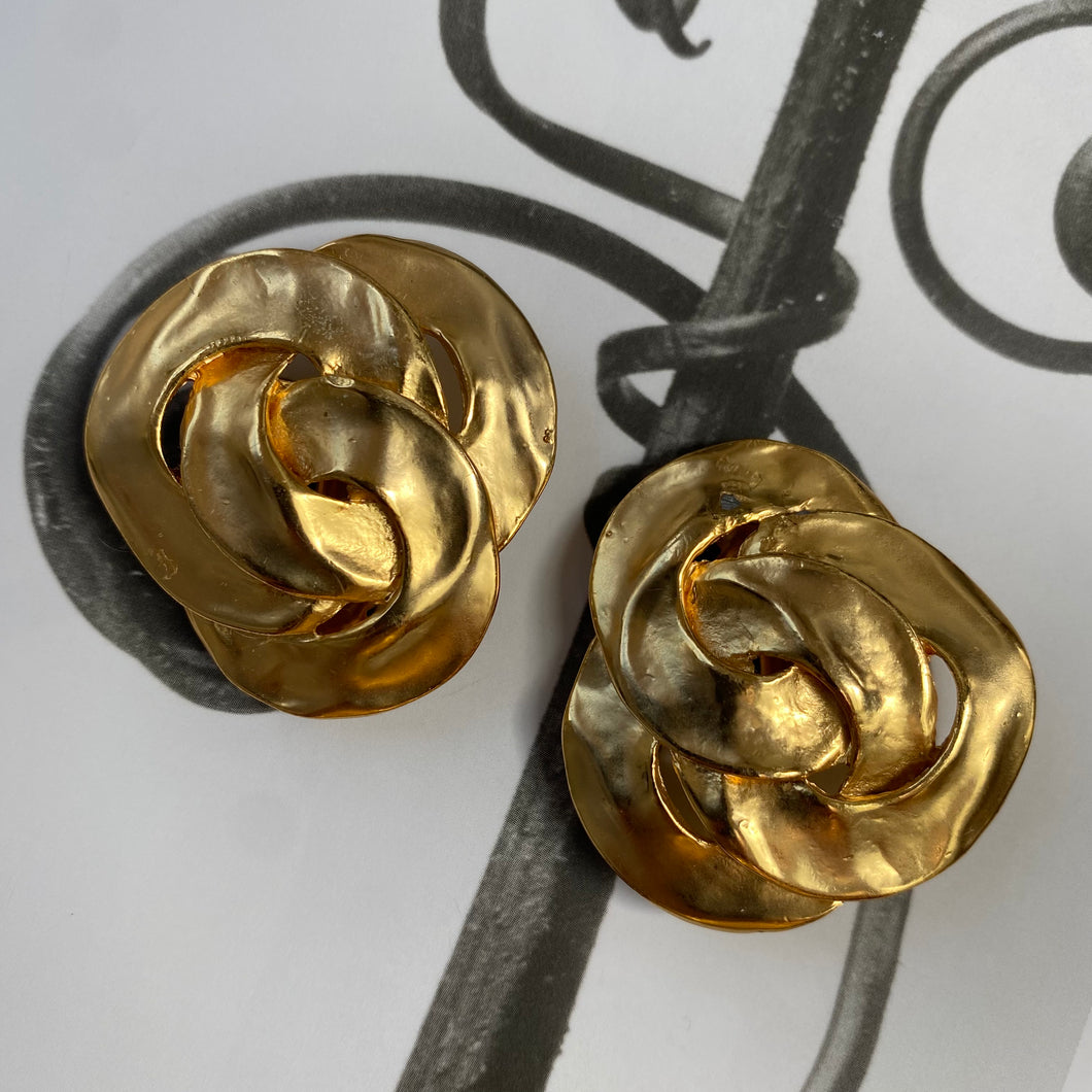 Vintage gold tone big triple twist clip on earrings