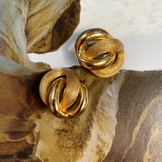 Vintage gold tone duo chain clip on earrings