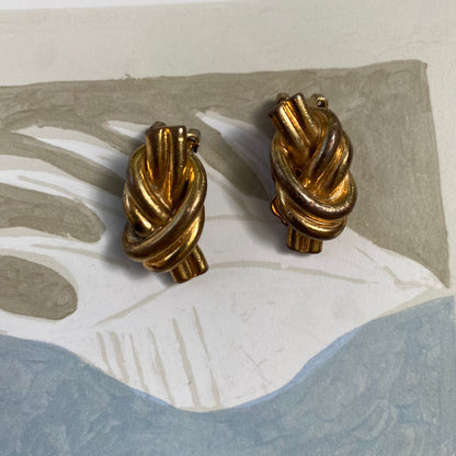 Vintage gold tone small knot clip on earrings
