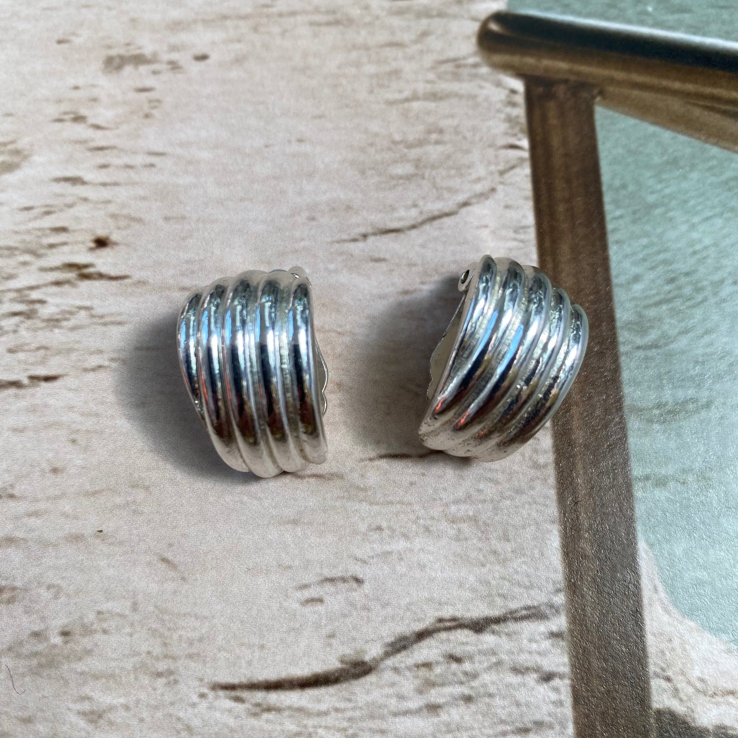 Vintage silver tone striped rounded clip on earrings