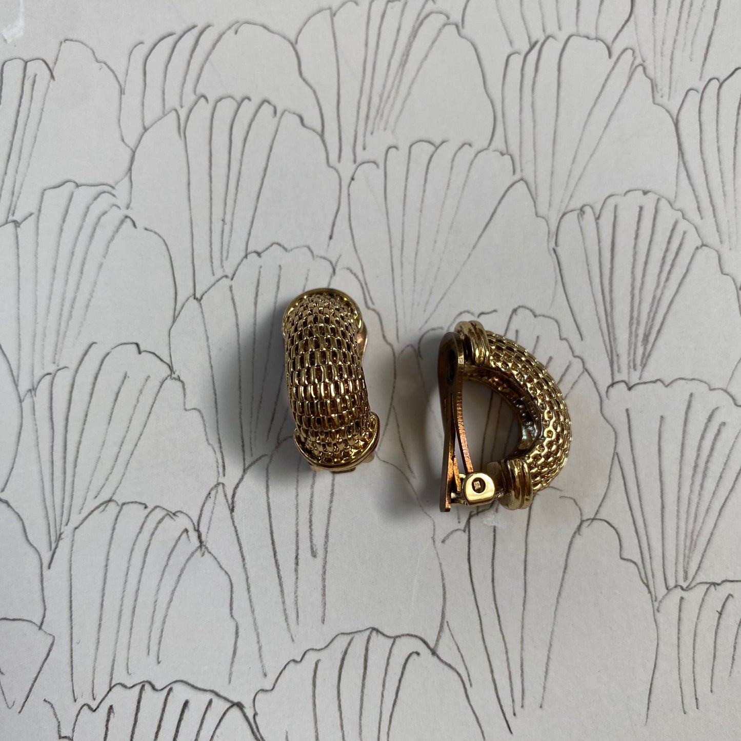 Vintage gold tone refined chain hoops clip on earrings