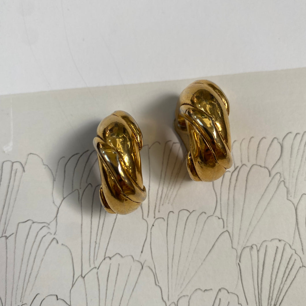 Vintage gold tone modern twisted hoops clip on earrings